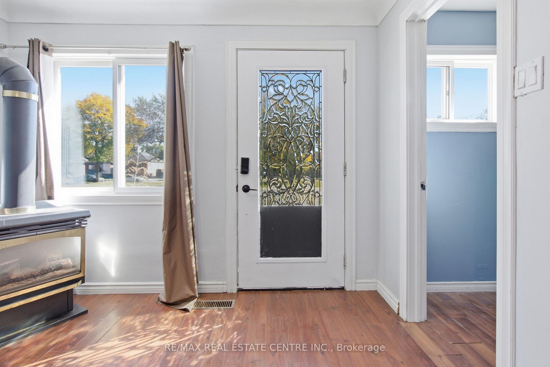 Photo 4 of 295 Strathearn Avenue, Hamilton, Homeside — HOMEH