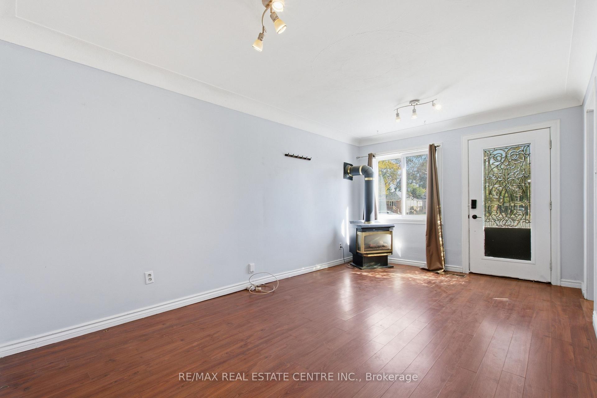 Photo 7 of 295 Strathearn Avenue, Hamilton, Homeside — HOMEH