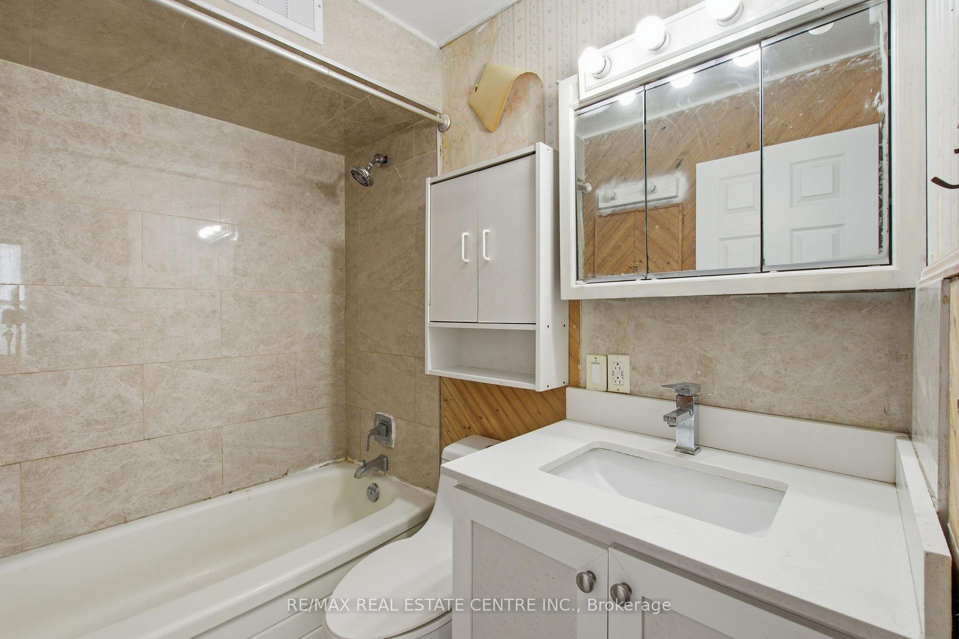 Photo 10 of 295 Strathearn Avenue, Hamilton, Homeside — HOMEH