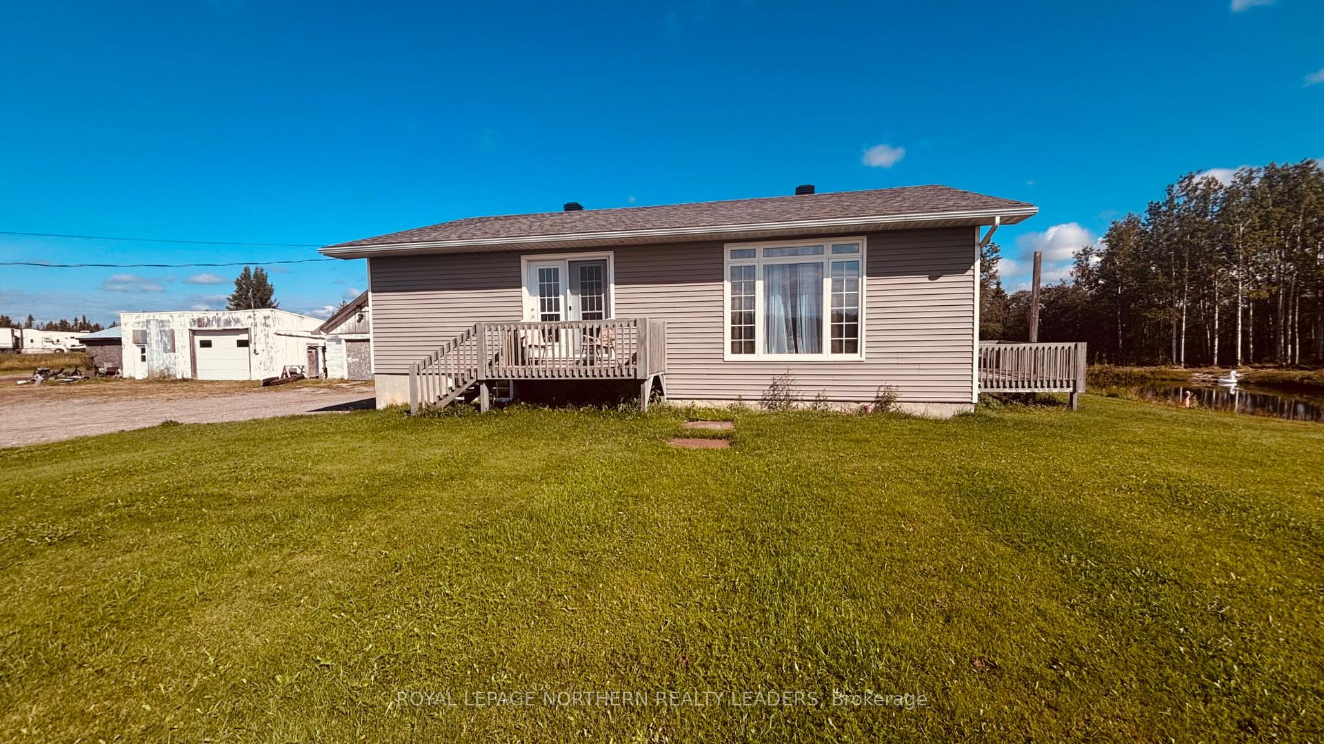Photo 4 of 19 Nahma Road, Cochrane — HOMEH