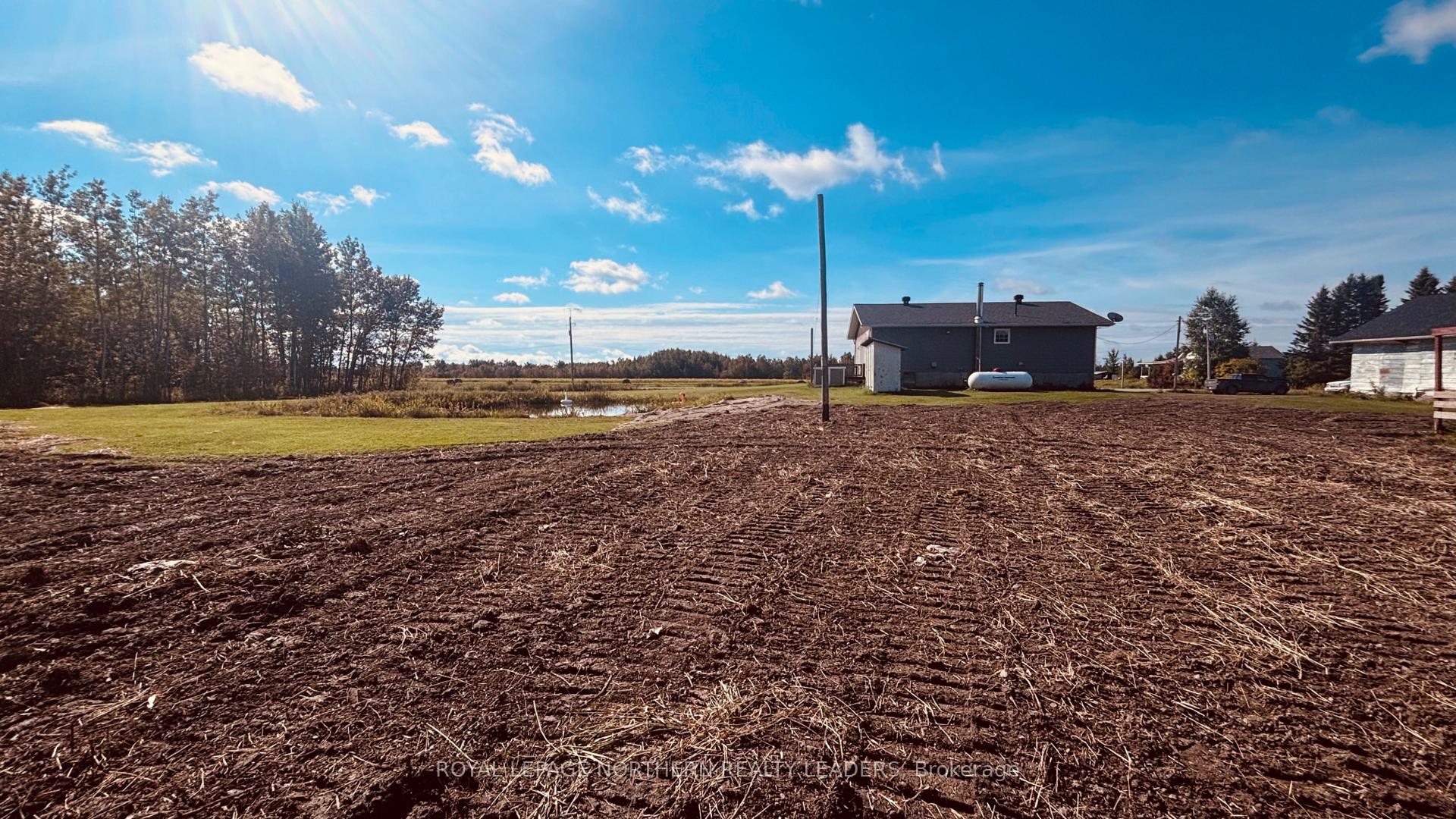 Photo 11 of 19 Nahma Road, Cochrane — HOMEH