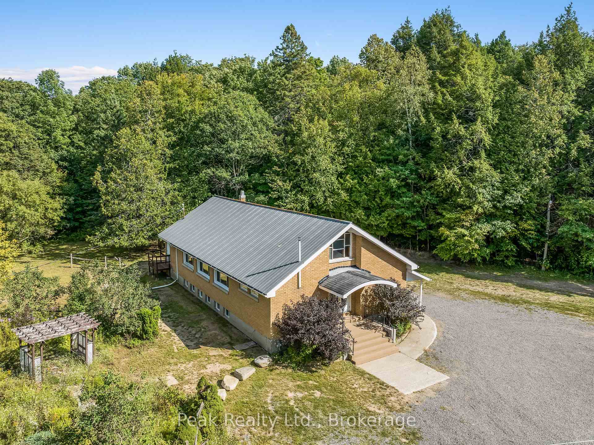 Photo of 1812 Frontenac Road