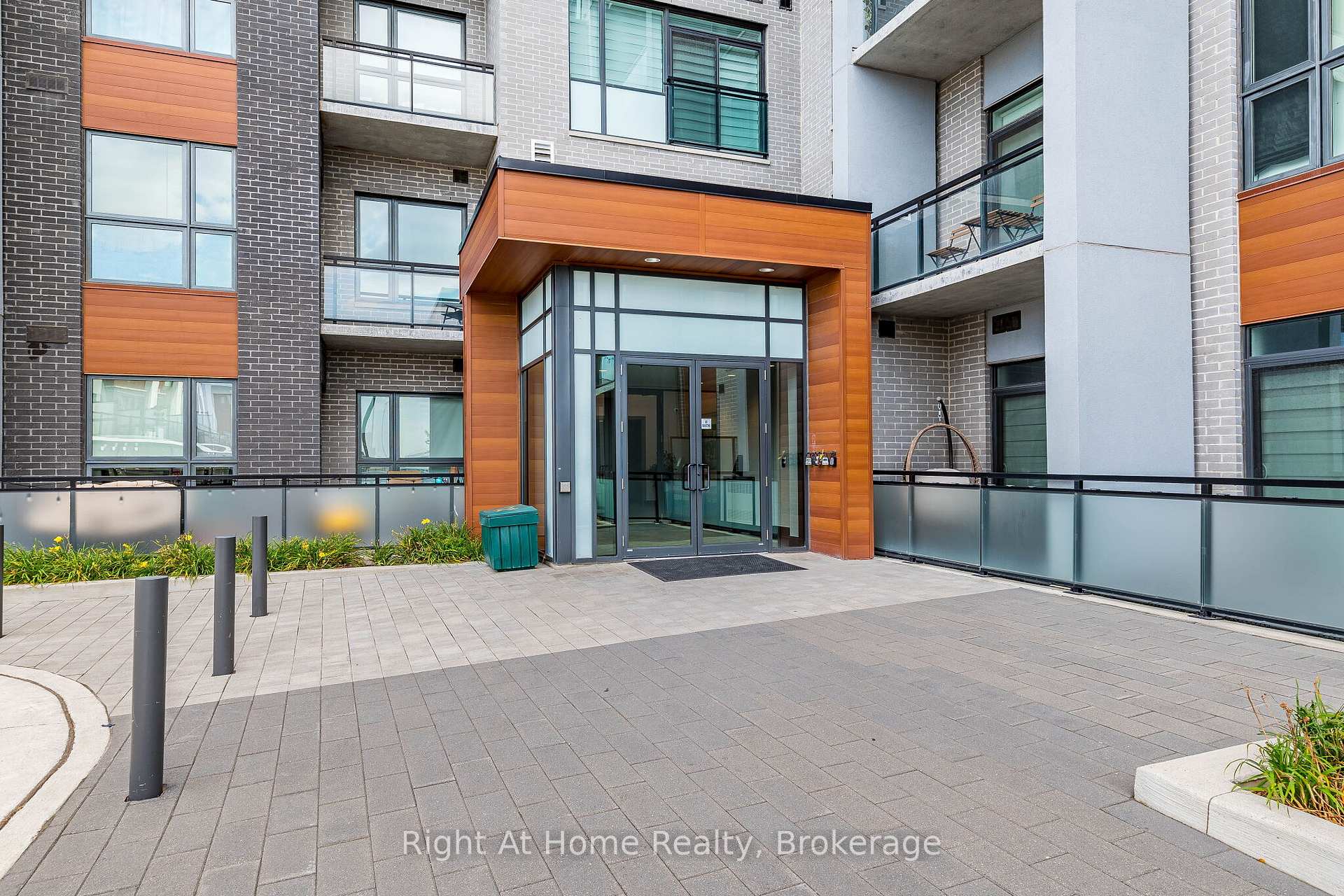 Photo 3 of Unit 511, 50 Kaitting Trail, Oakville, Glenorchy — HOMEH
