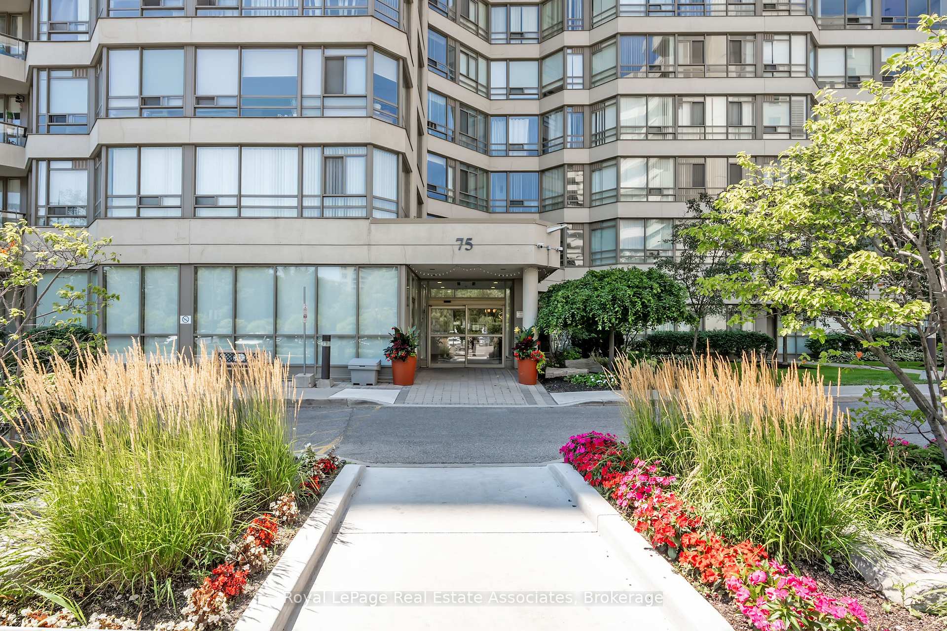 Photo 2 of Unit 1611, 75 King Street E, Mississauga, Cooksville — HOMEH