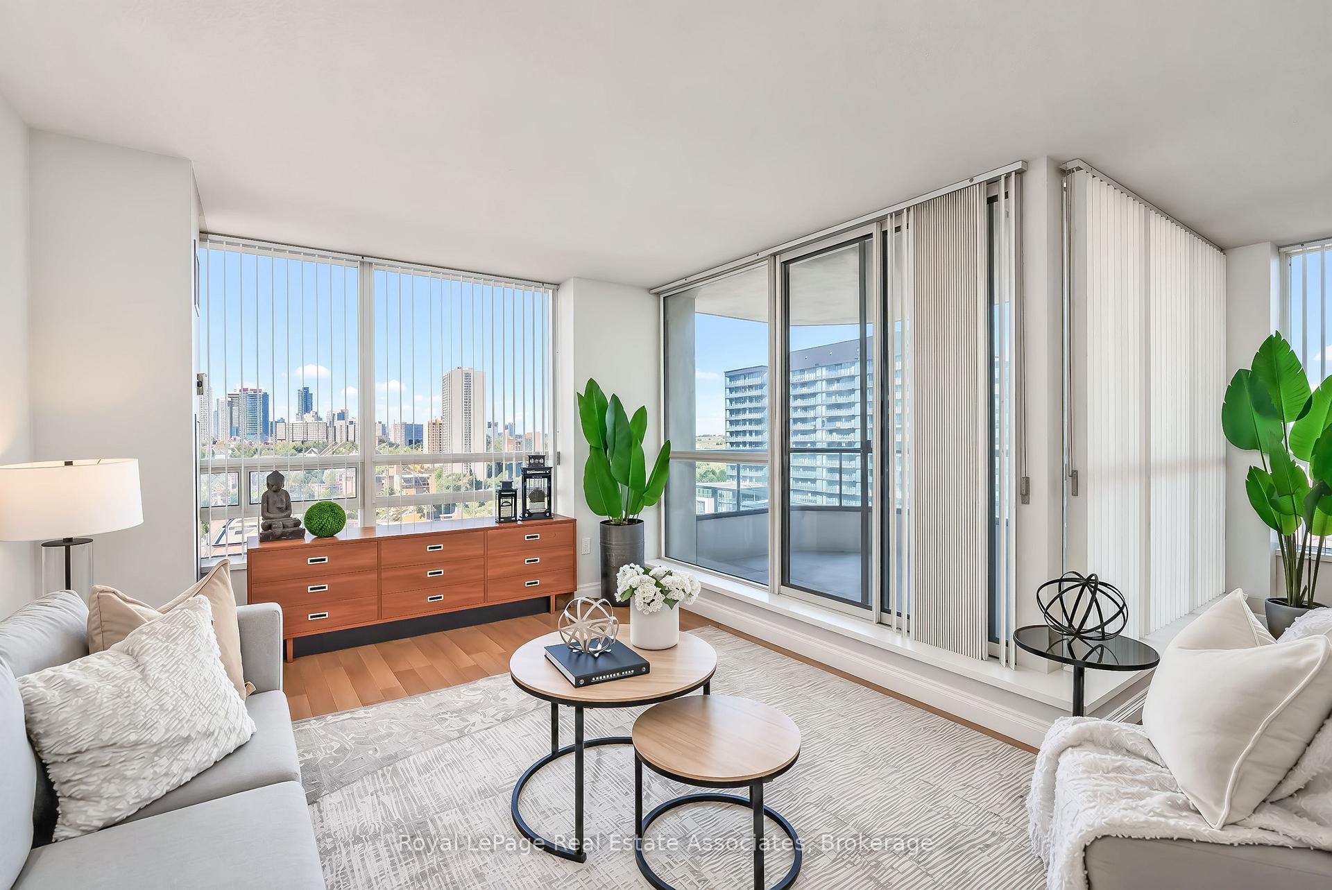 Photo 5 of Unit 1611, 75 King Street E, Mississauga, Cooksville — HOMEH