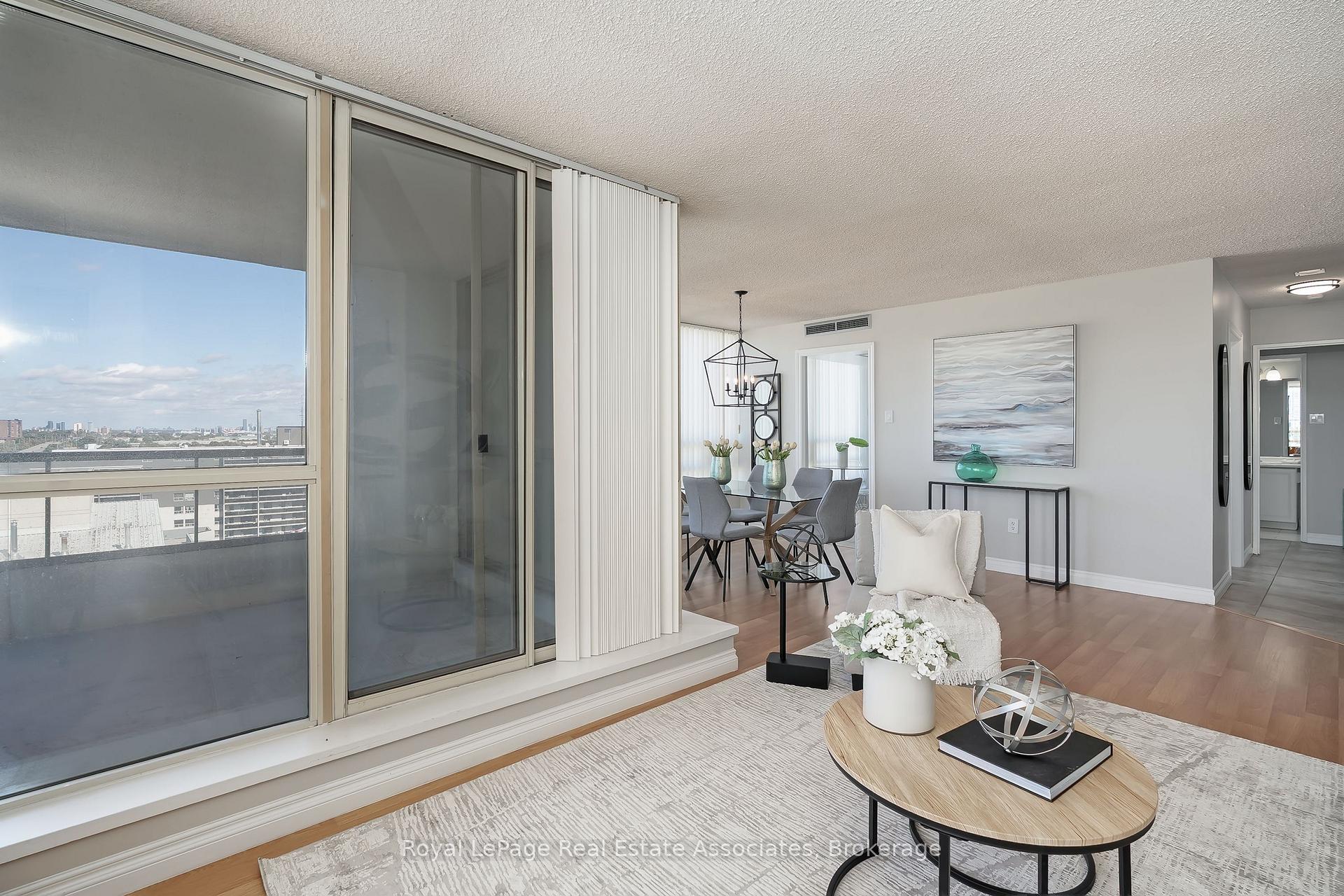 Photo 7 of Unit 1611, 75 King Street E, Mississauga, Cooksville — HOMEH