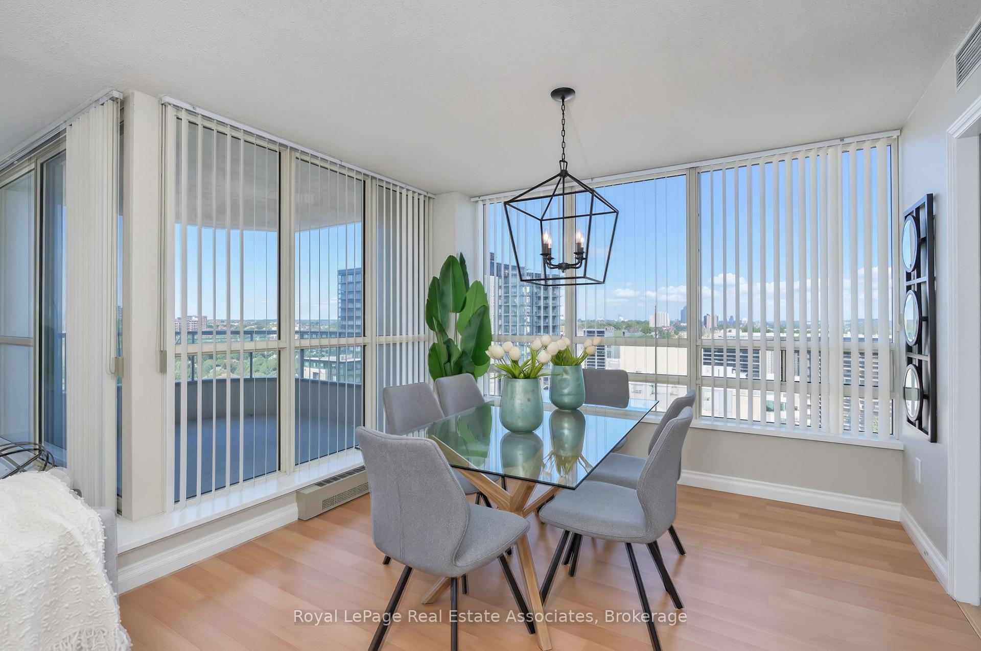 Photo 10 of Unit 1611, 75 King Street E, Mississauga, Cooksville — HOMEH