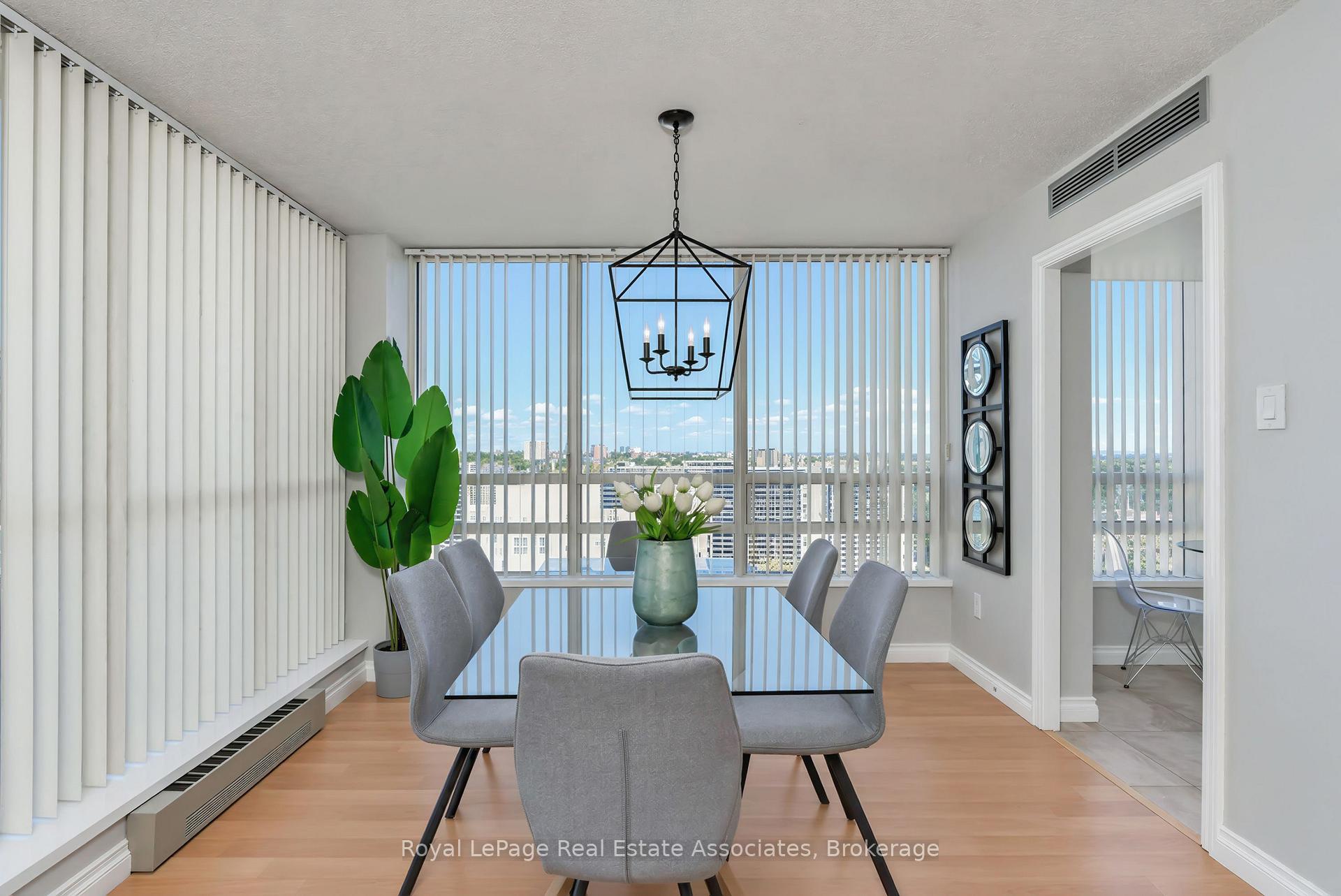 Photo 11 of Unit 1611, 75 King Street E, Mississauga, Cooksville — HOMEH