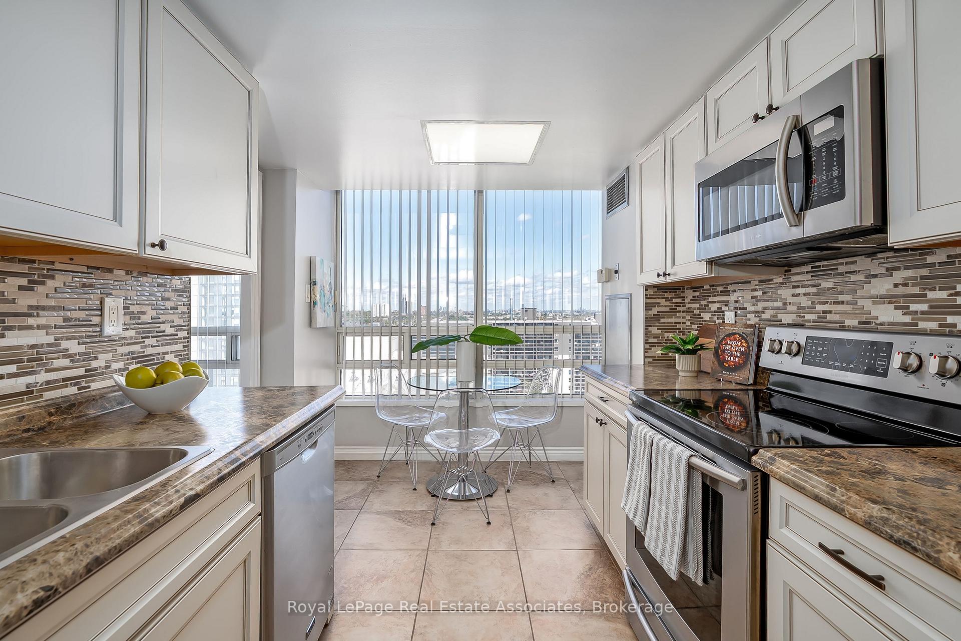 Photo 17 of Unit 1611, 75 King Street E, Mississauga, Cooksville — HOMEH