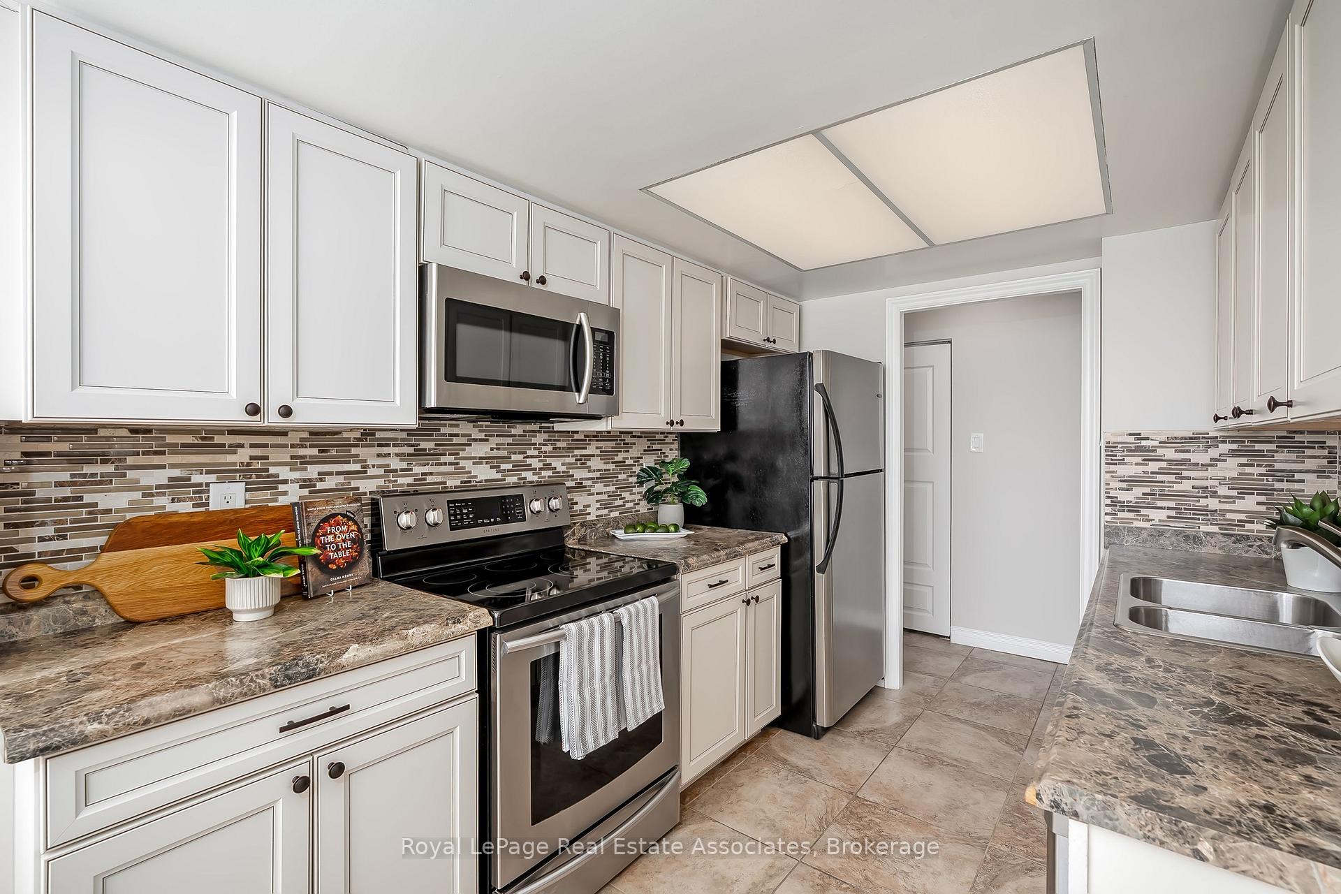 Photo 20 of Unit 1611, 75 King Street E, Mississauga, Cooksville — HOMEH