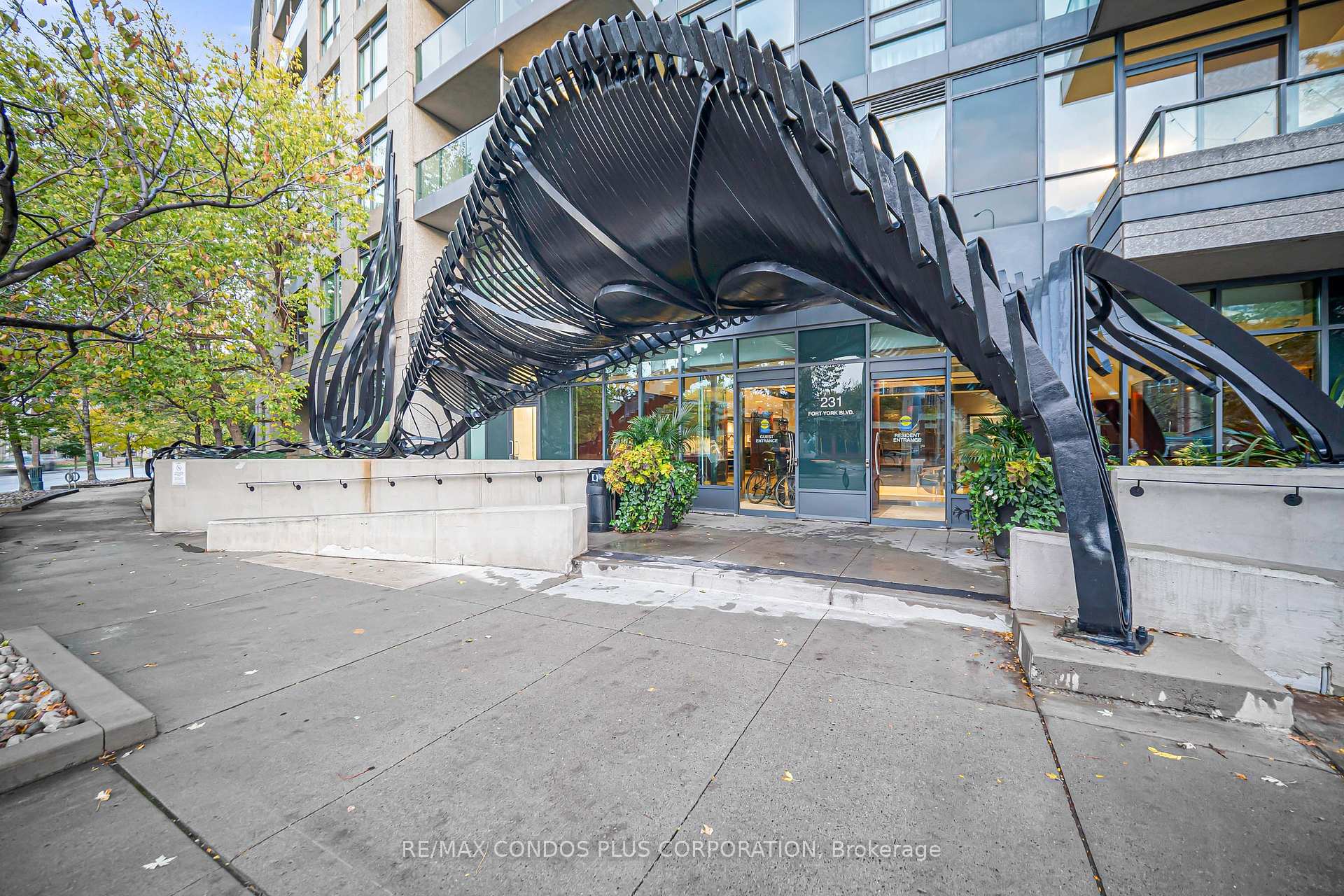 Photo 2 of Unit 1609, 231 Fort York Boulevard, Toronto, Niagara — HOMEH