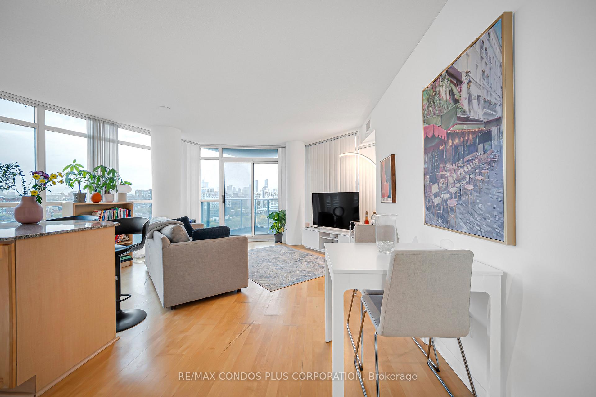 Photo 8 of Unit 1609, 231 Fort York Boulevard, Toronto, Niagara — HOMEH