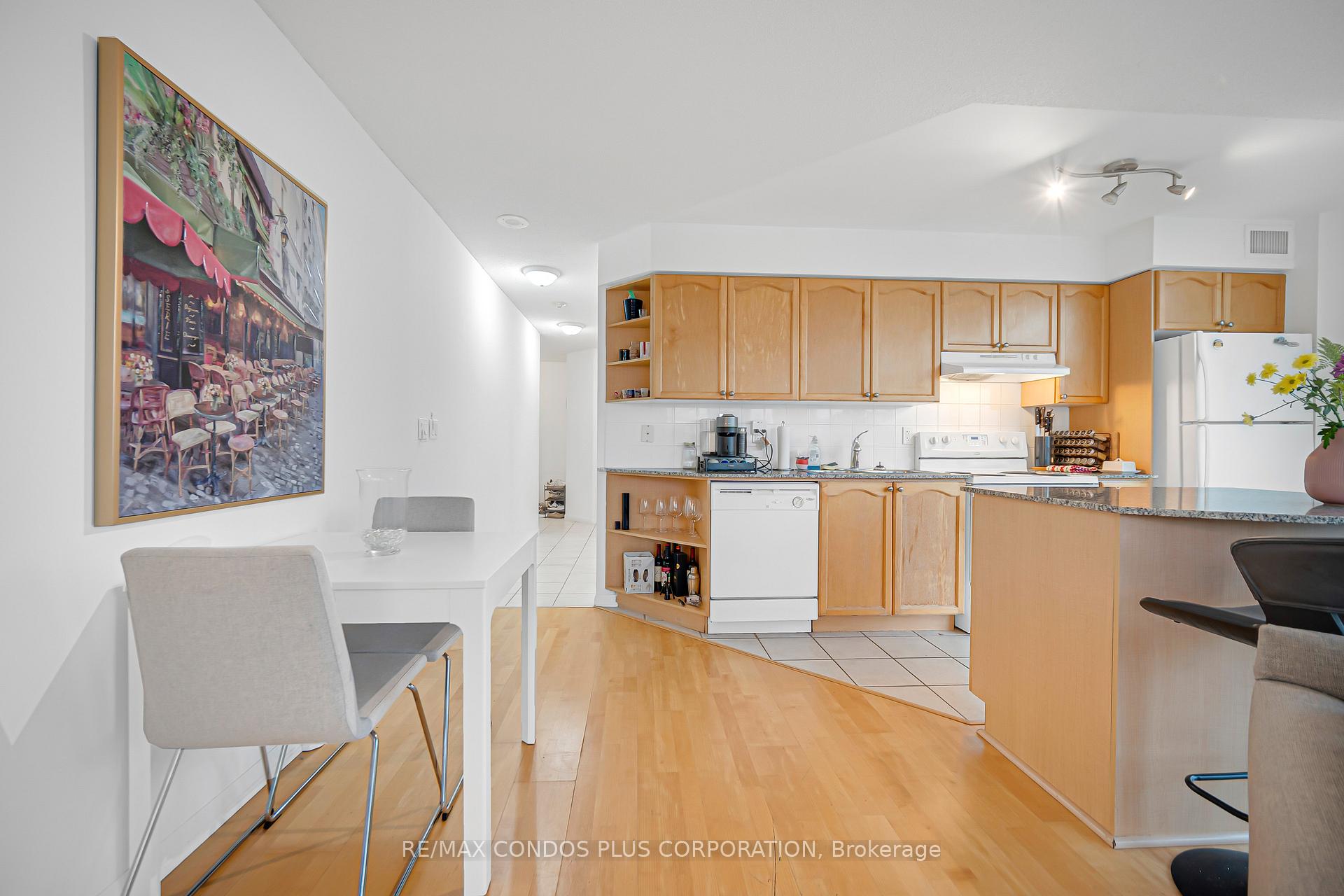 Photo 11 of Unit 1609, 231 Fort York Boulevard, Toronto, Niagara — HOMEH