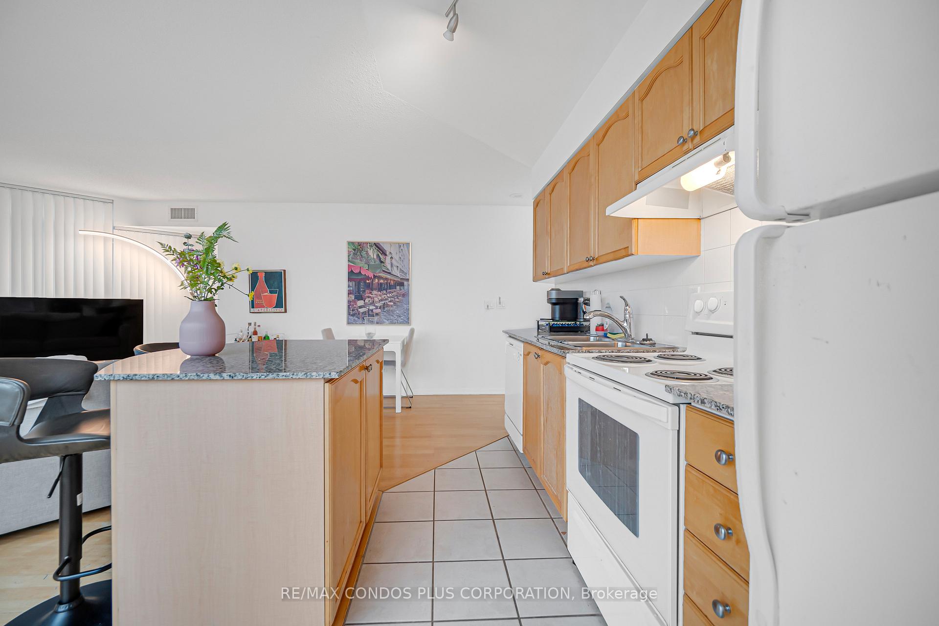 Photo 13 of Unit 1609, 231 Fort York Boulevard, Toronto, Niagara — HOMEH