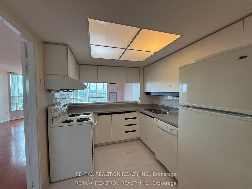 Photo 4 of Unit 714, 7805 Bayview Avenue, Markham, Aileen-Willowbrook — HOMEH
