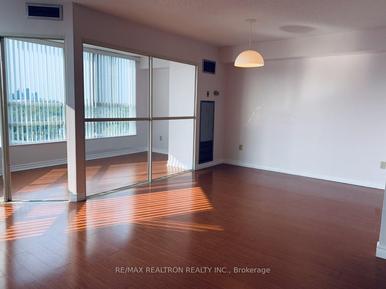 Photo 6 of Unit 714, 7805 Bayview Avenue, Markham, Aileen-Willowbrook — HOMEH