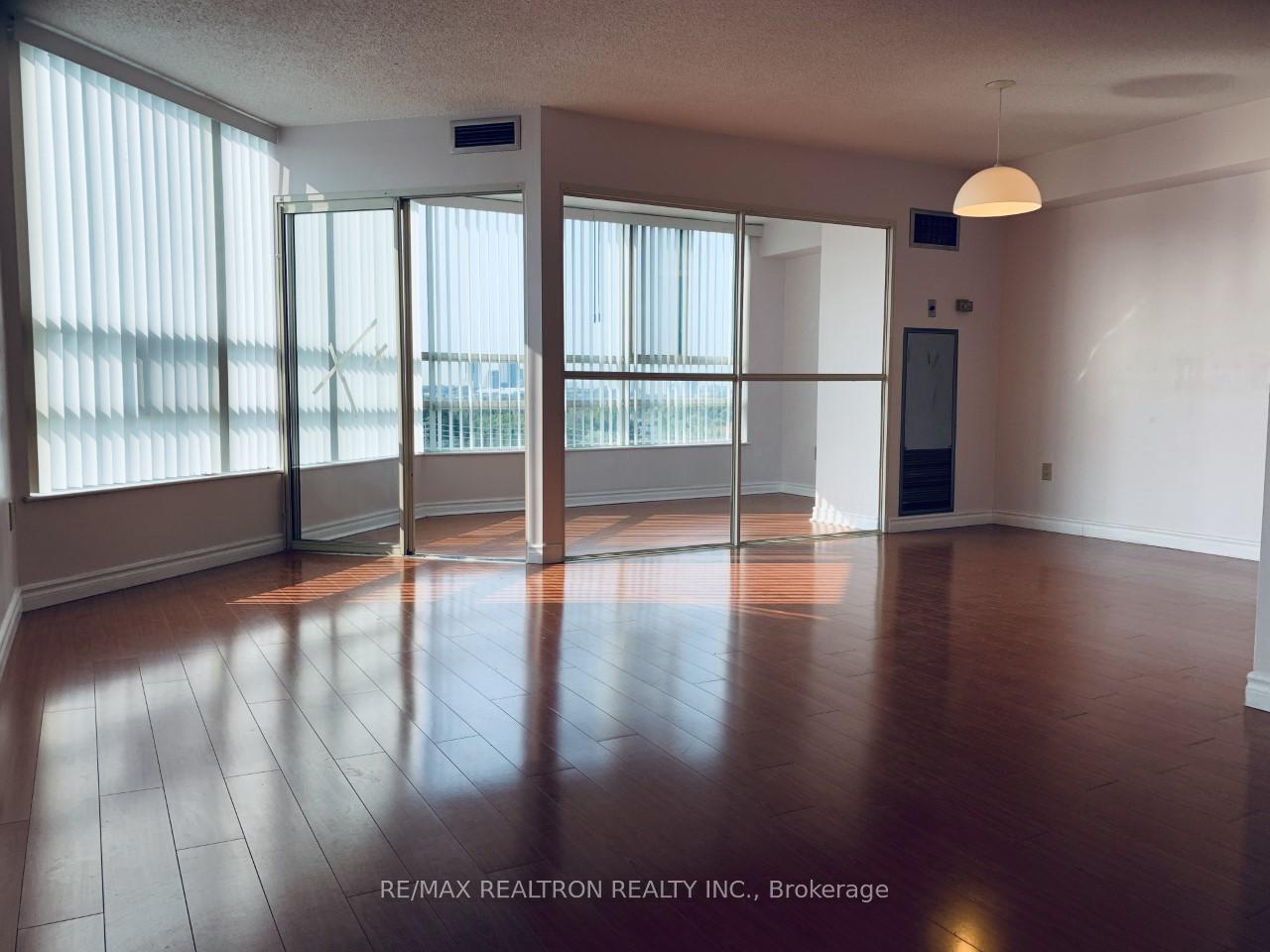 Photo 7 of Unit 714, 7805 Bayview Avenue, Markham, Aileen-Willowbrook — HOMEH