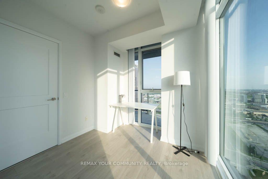 Photo 8 of Unit 3406, 7895 Jane Street, Vaughan, Concord — HOMEH