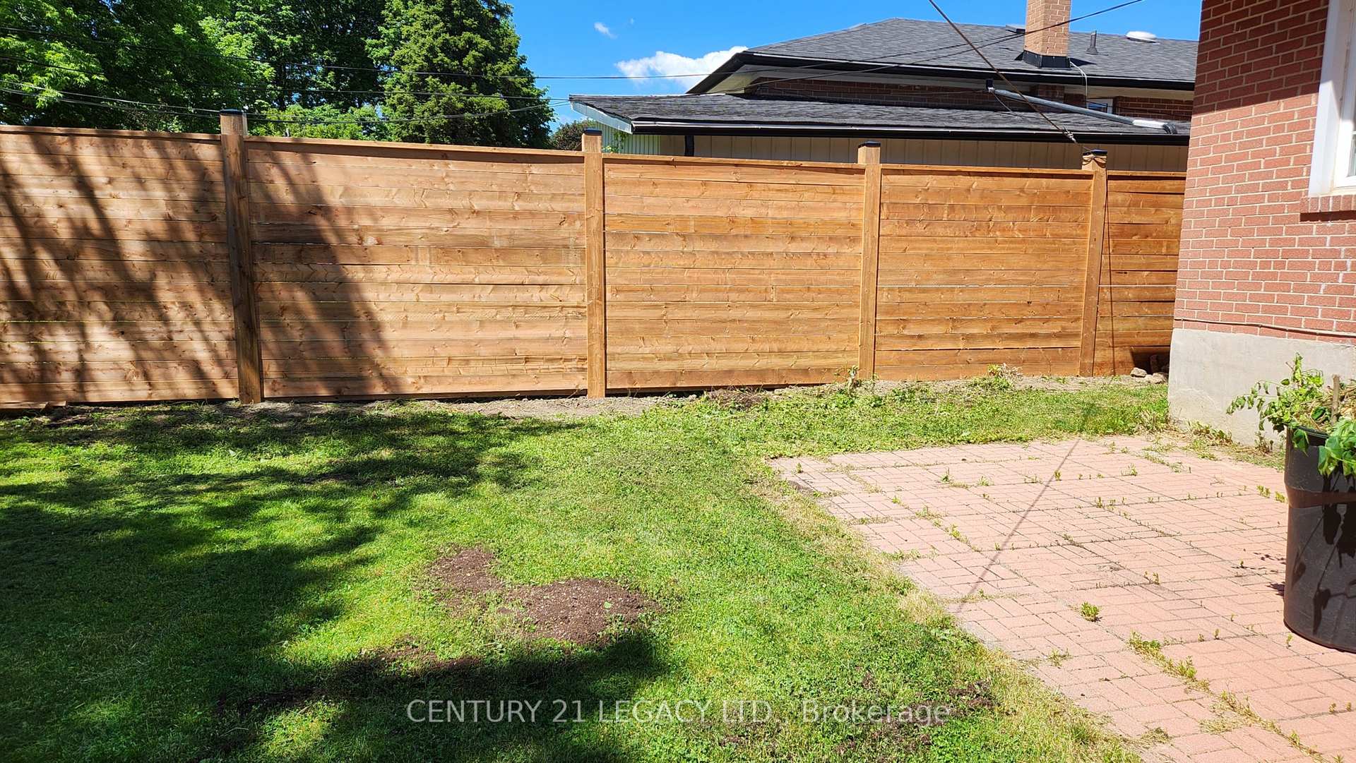Photo 5 of 27 Par Avenue, Scarborough, Woburn — HOMEH