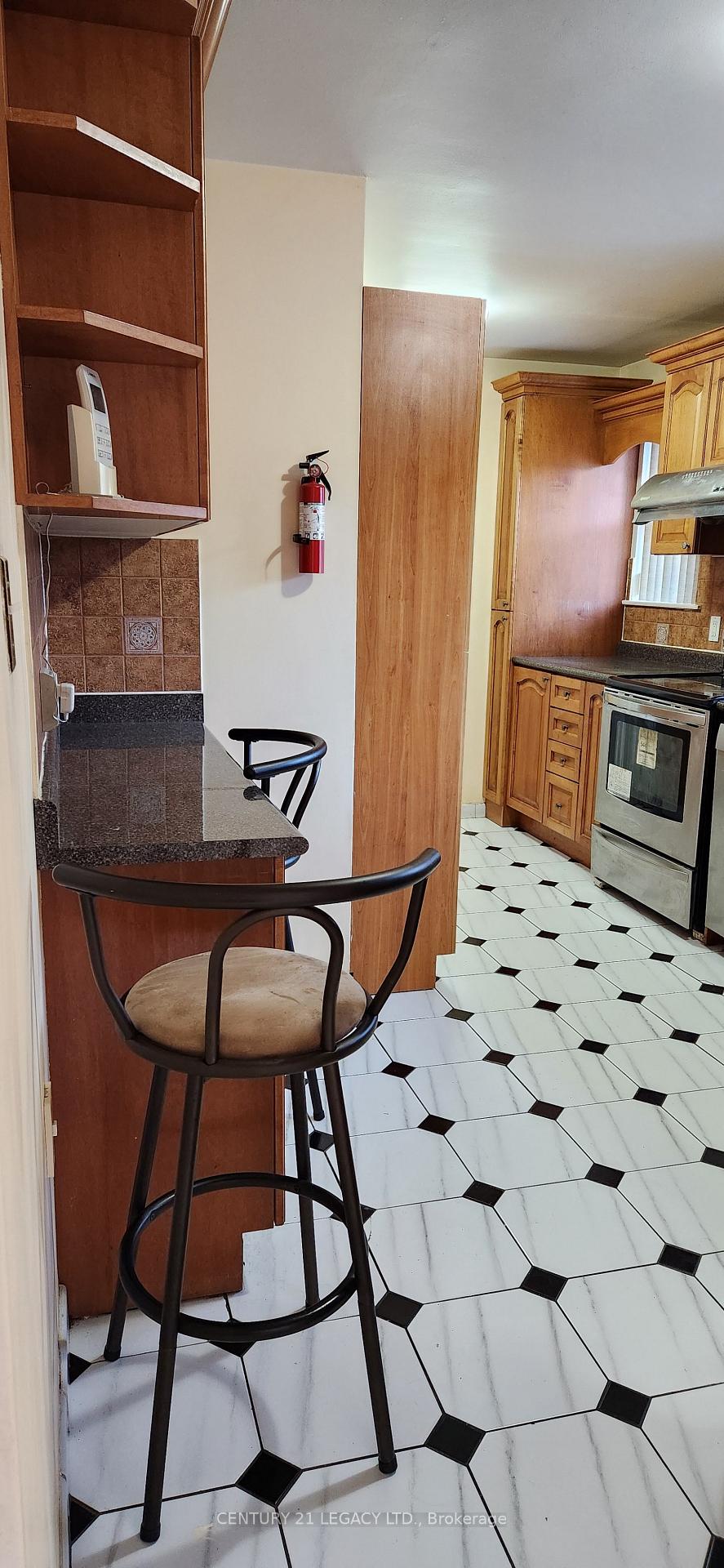 Photo 10 of 27 Par Avenue, Scarborough, Woburn — HOMEH