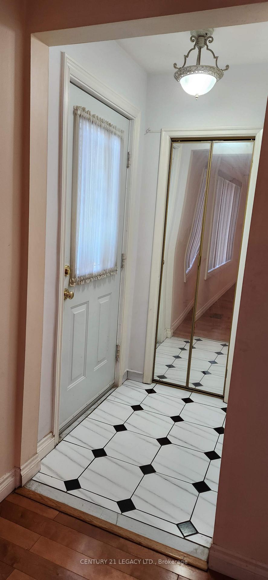 Photo 15 of 27 Par Avenue, Scarborough, Woburn — HOMEH
