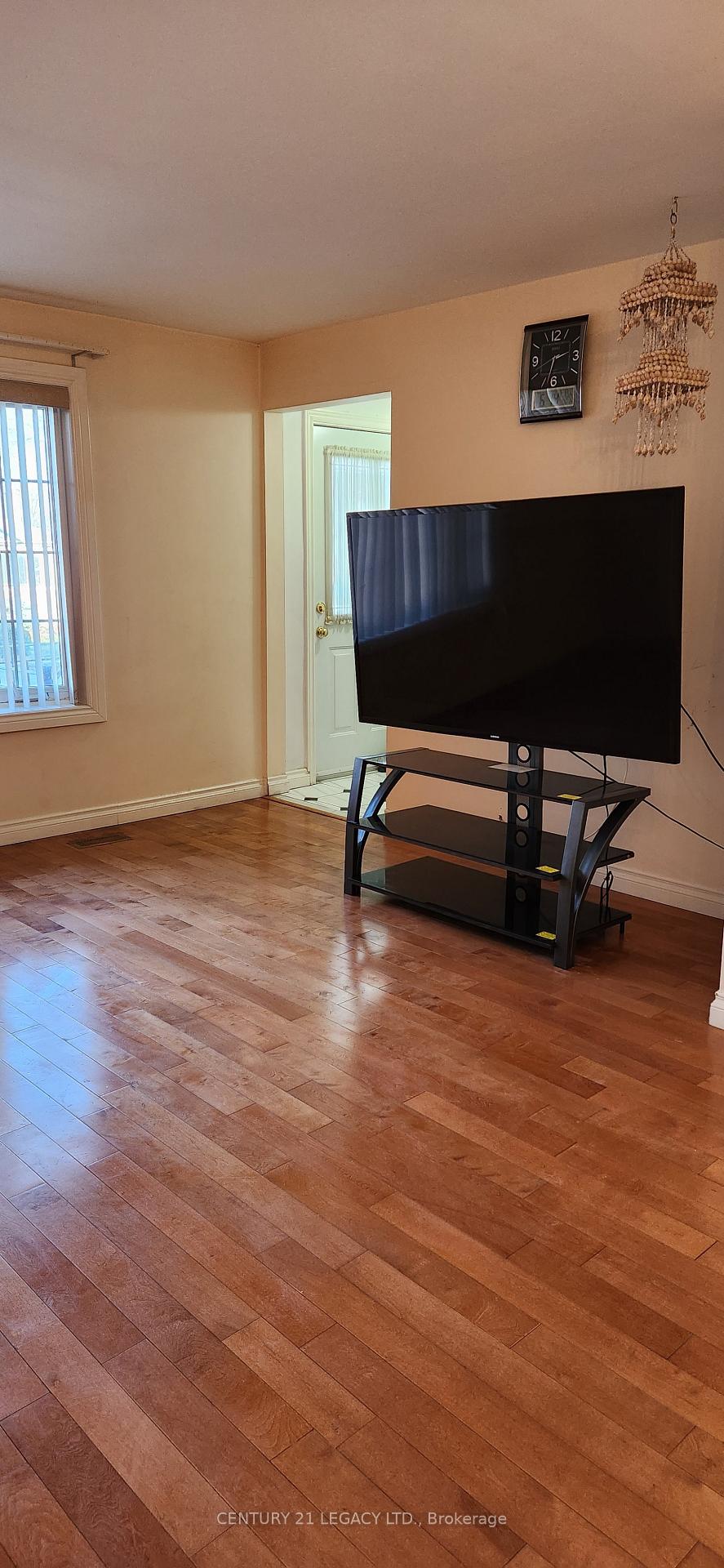 Photo 16 of 27 Par Avenue, Scarborough, Woburn — HOMEH