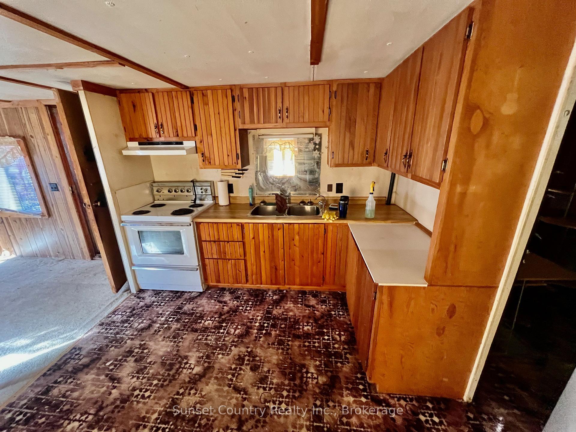 Photo 5 of 35-140 Third Street, Dryden, Hillcrest — HOMEH
