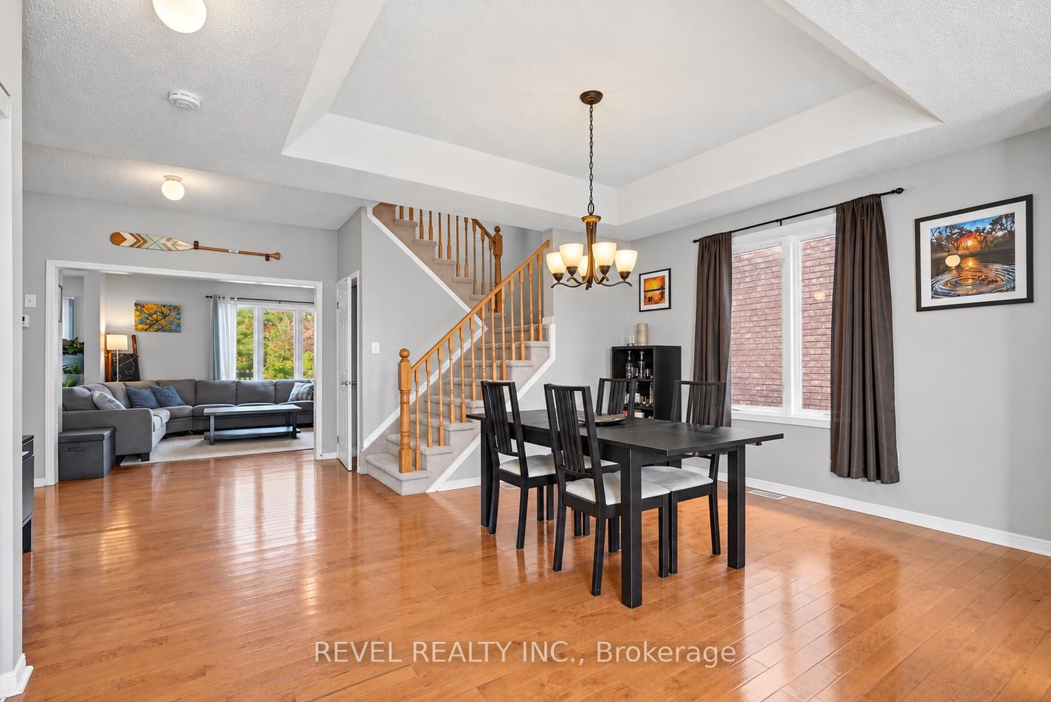 Photo 6 of 30 Sun King Crescent, Barrie, Innis-Shore — HOMEH