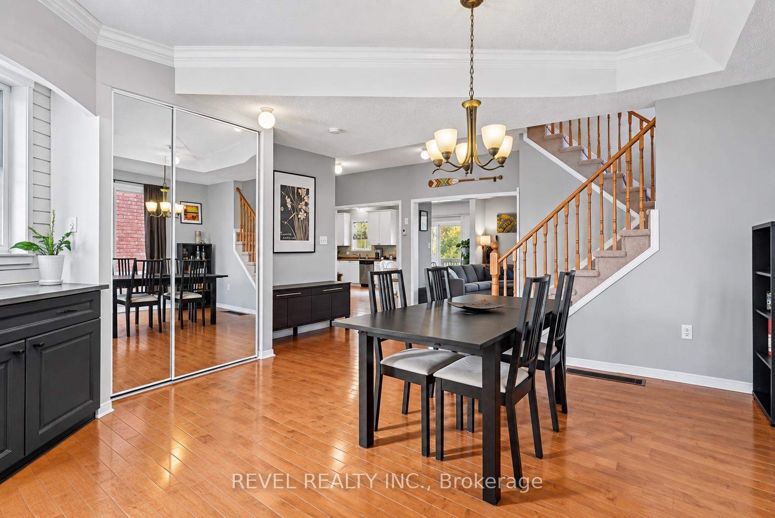 Photo 8 of 30 Sun King Crescent, Barrie, Innis-Shore — HOMEH