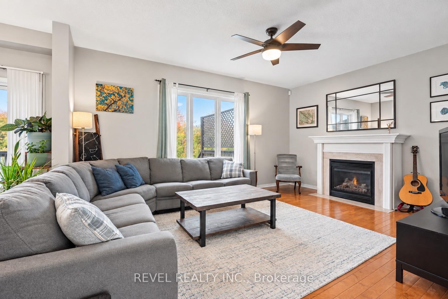 Photo 11 of 30 Sun King Crescent, Barrie, Innis-Shore — HOMEH