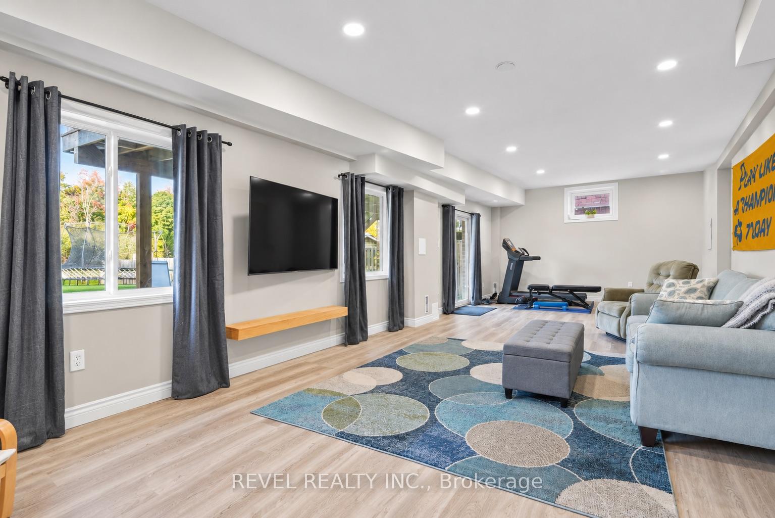 Photo 37 of 30 Sun King Crescent, Barrie, Innis-Shore — HOMEH