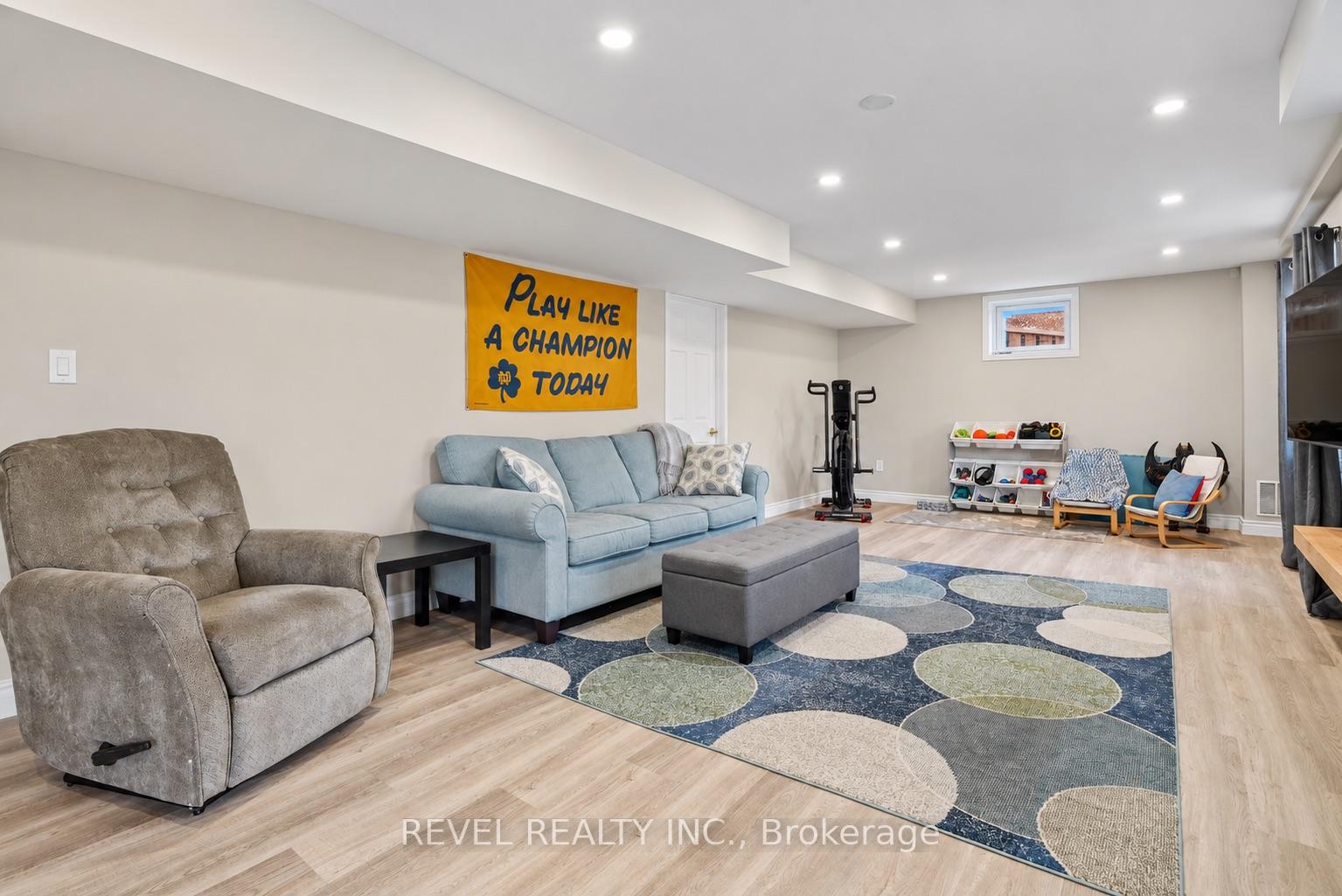 Photo 39 of 30 Sun King Crescent, Barrie, Innis-Shore — HOMEH