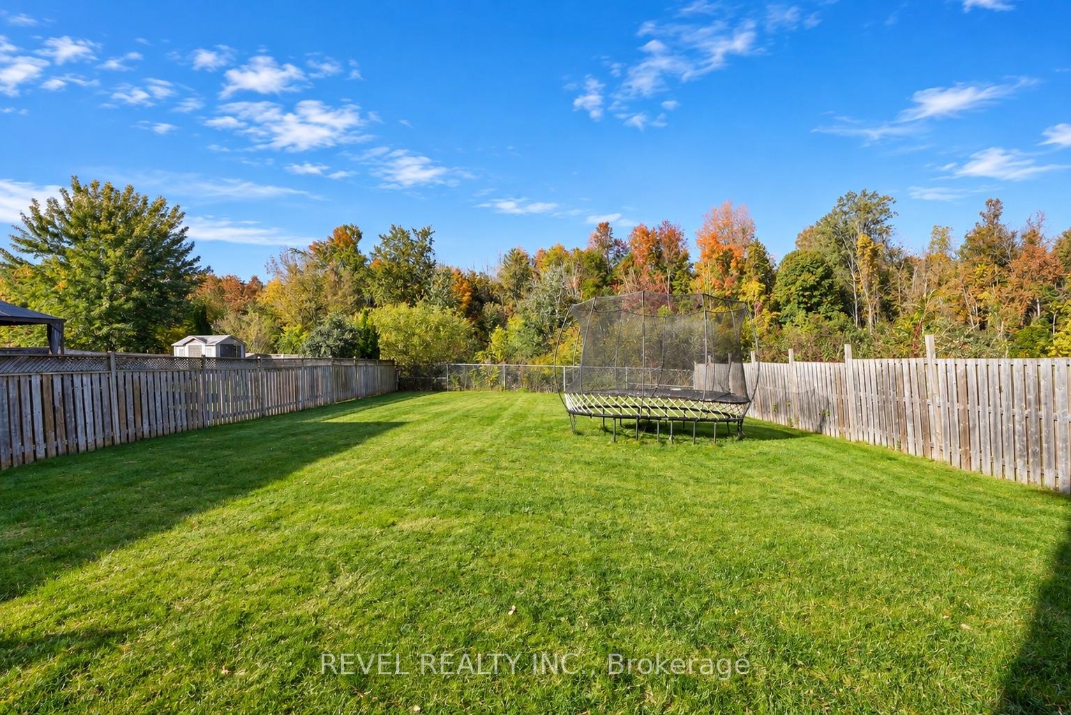 Photo 41 of 30 Sun King Crescent, Barrie, Innis-Shore — HOMEH
