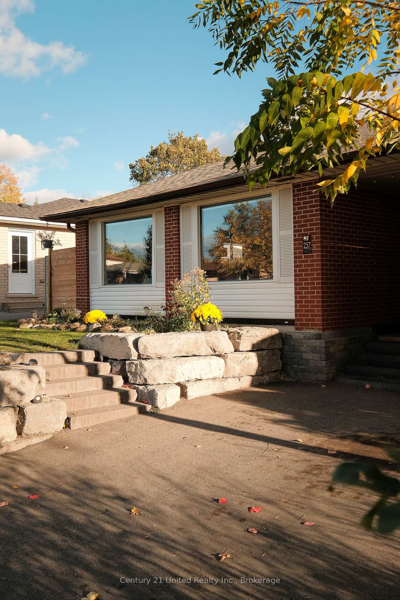 Photo 3 of 257 Riverview Heights, Peterborough, Ashburnham Ward 4 — HOMEH