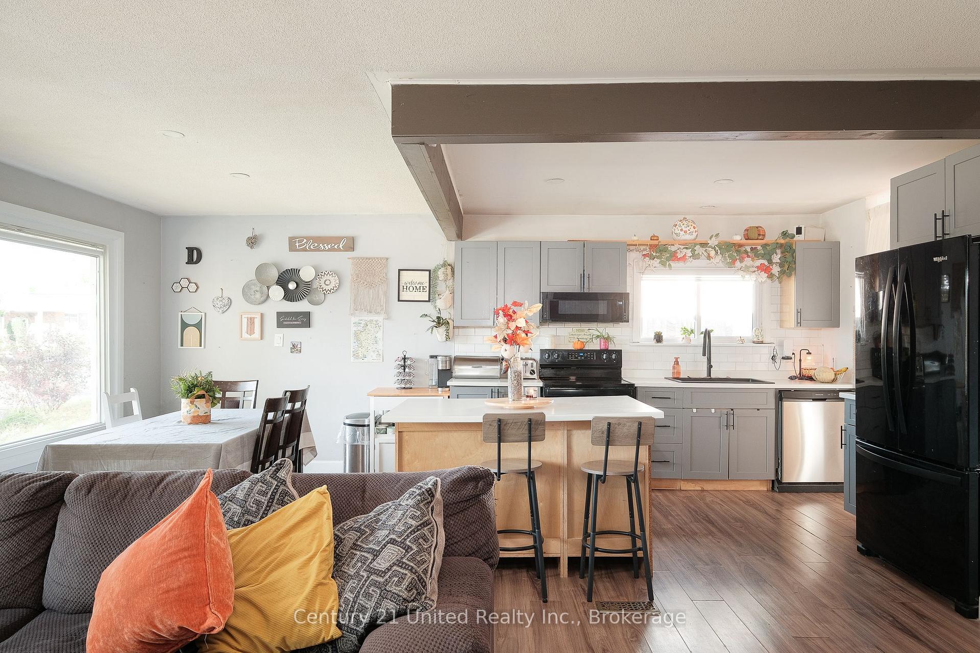 Photo 6 of 257 Riverview Heights, Peterborough, Ashburnham Ward 4 — HOMEH