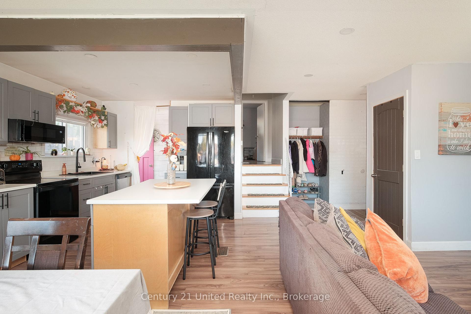 Photo 11 of 257 Riverview Heights, Peterborough, Ashburnham Ward 4 — HOMEH