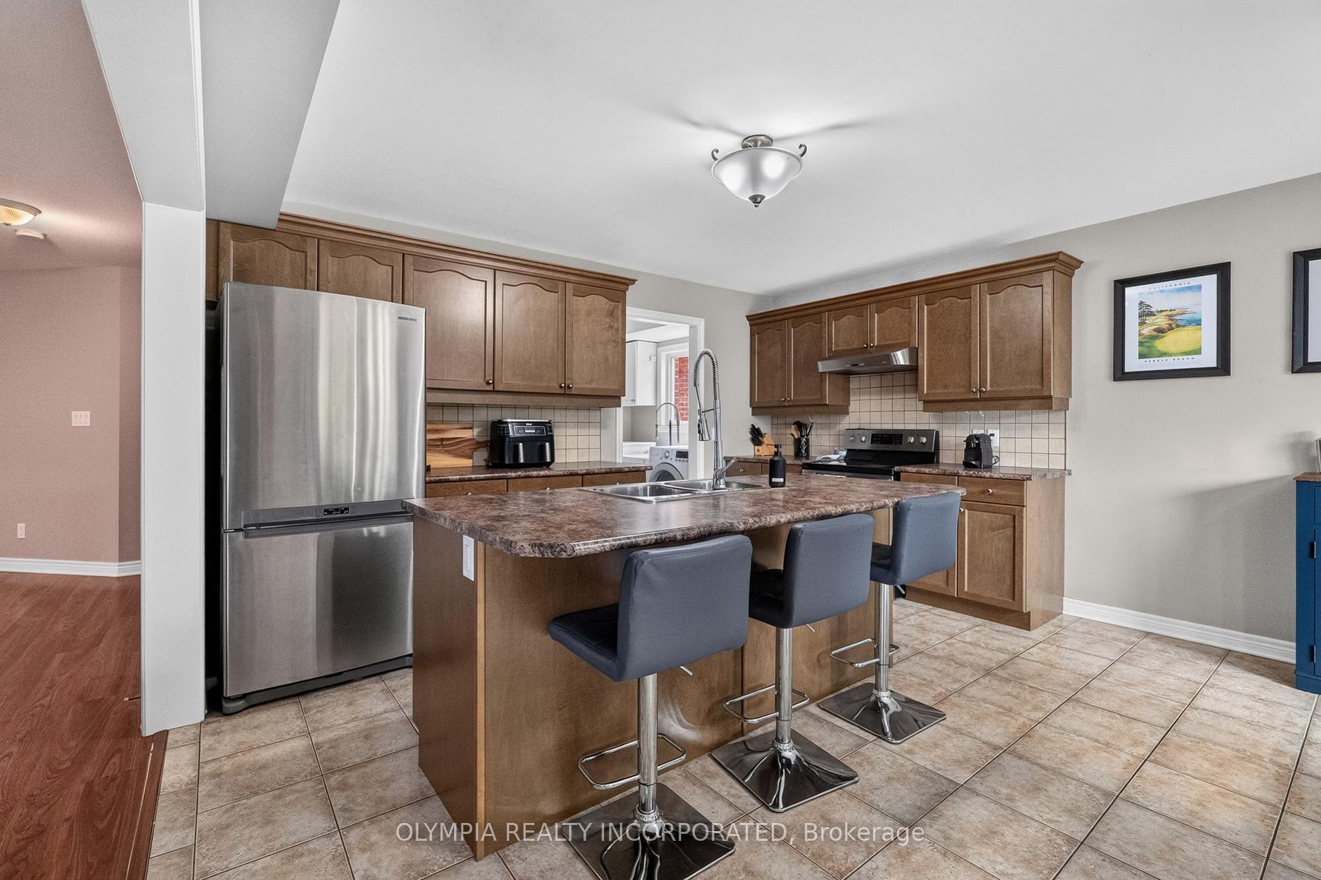 Photo 5 of 72 Tuliptree Road, Thorold, Confederation Heights — HOMEH