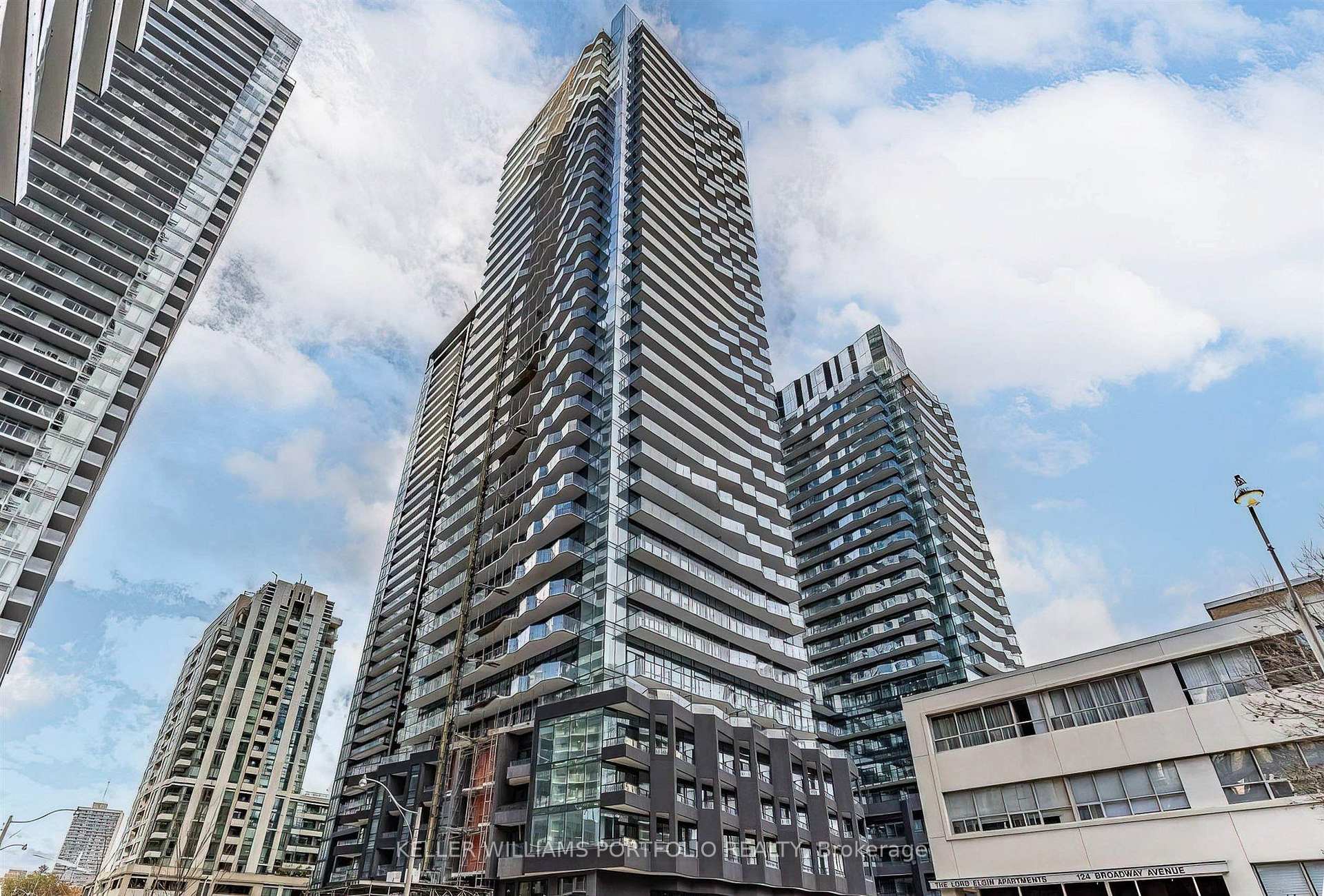 Photo 2 of Unit 3412, 110 Broadway Avenue, Toronto, Mount Pleasant West — HOMEH