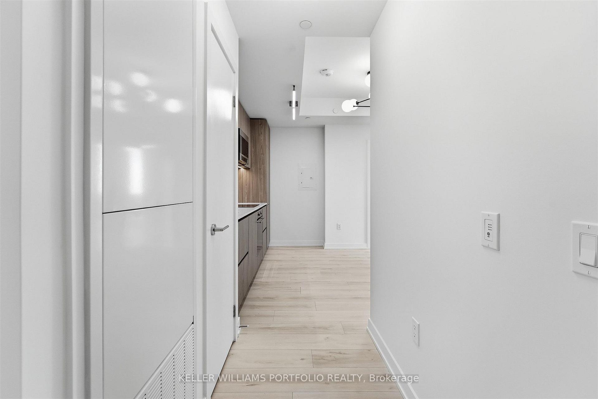 Photo 5 of Unit 3412, 110 Broadway Avenue, Toronto, Mount Pleasant West — HOMEH