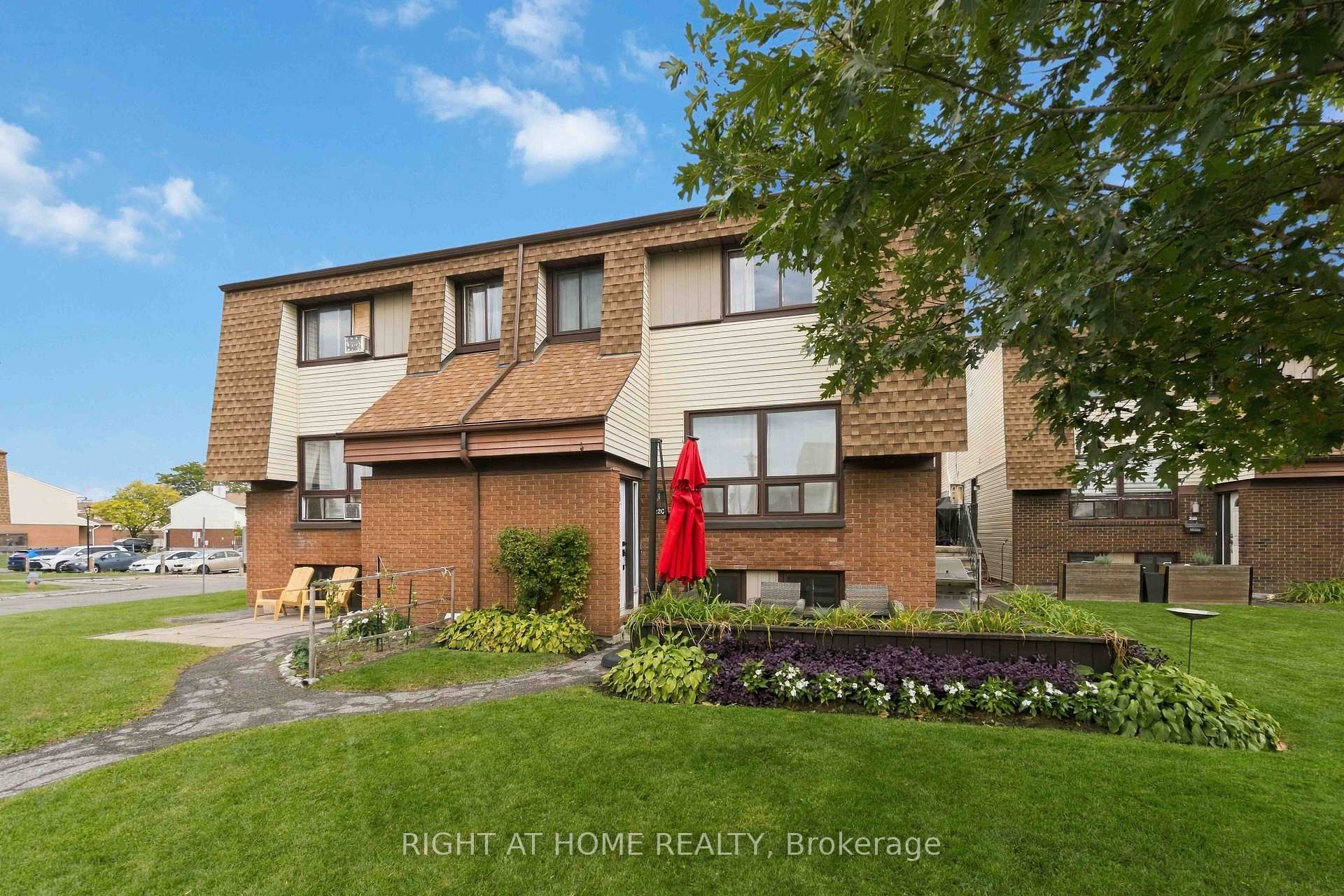 Photo 2 of Unit C, 23 Woodvale, Ottawa, Craig Henry/Woodvale — HOMEH