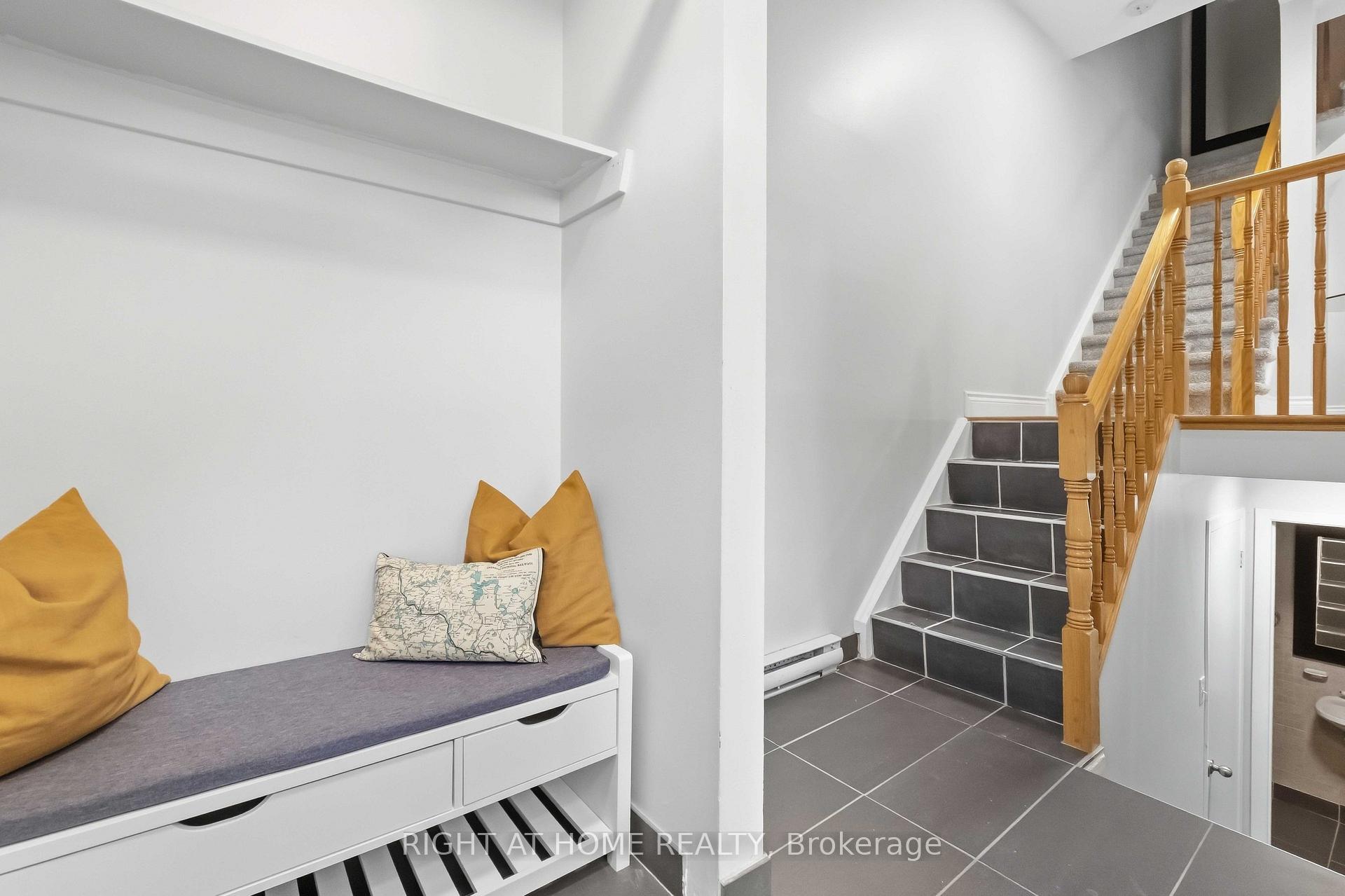 Photo 6 of Unit C, 23 Woodvale, Ottawa, Craig Henry/Woodvale — HOMEH