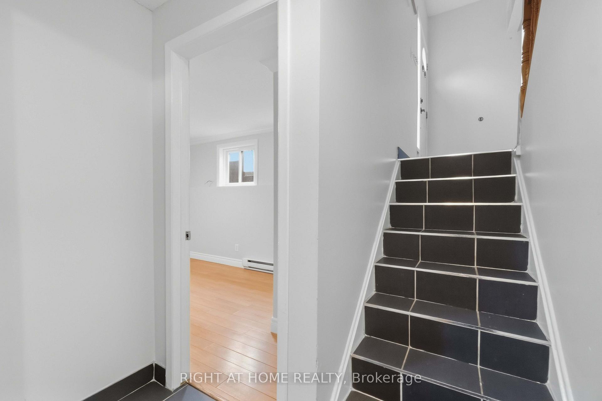Photo 23 of Unit C, 23 Woodvale, Ottawa, Craig Henry/Woodvale — HOMEH