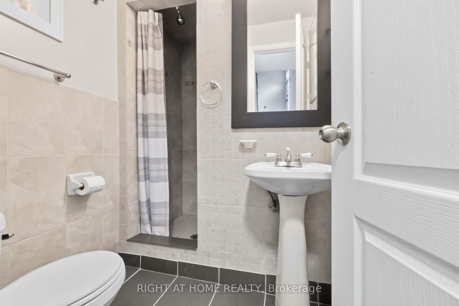 Photo 26 of Unit C, 23 Woodvale, Ottawa, Craig Henry/Woodvale — HOMEH