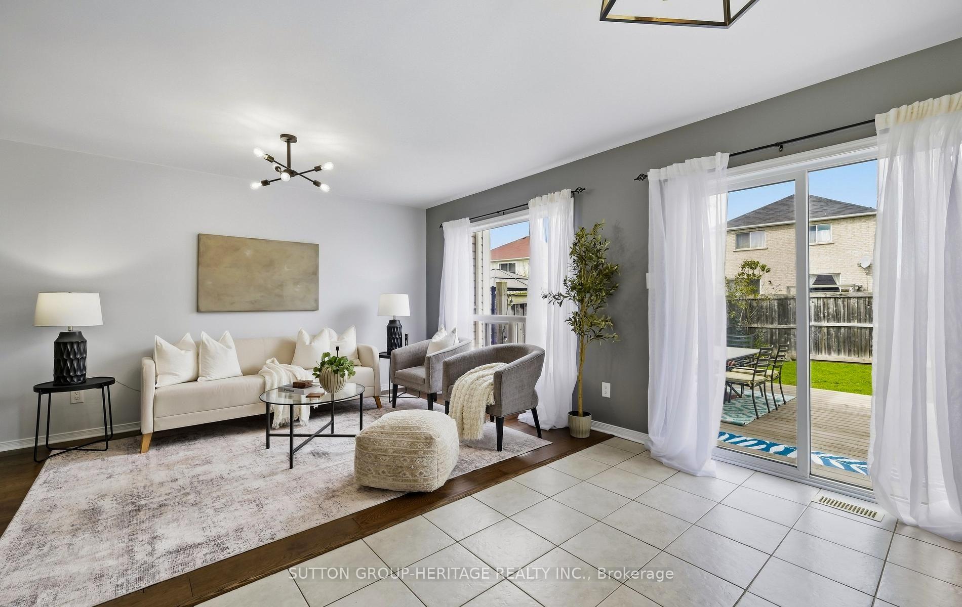 Photo 9 of 1431 Glaspell Crescent, Oshawa, Pinecrest — HOMEH