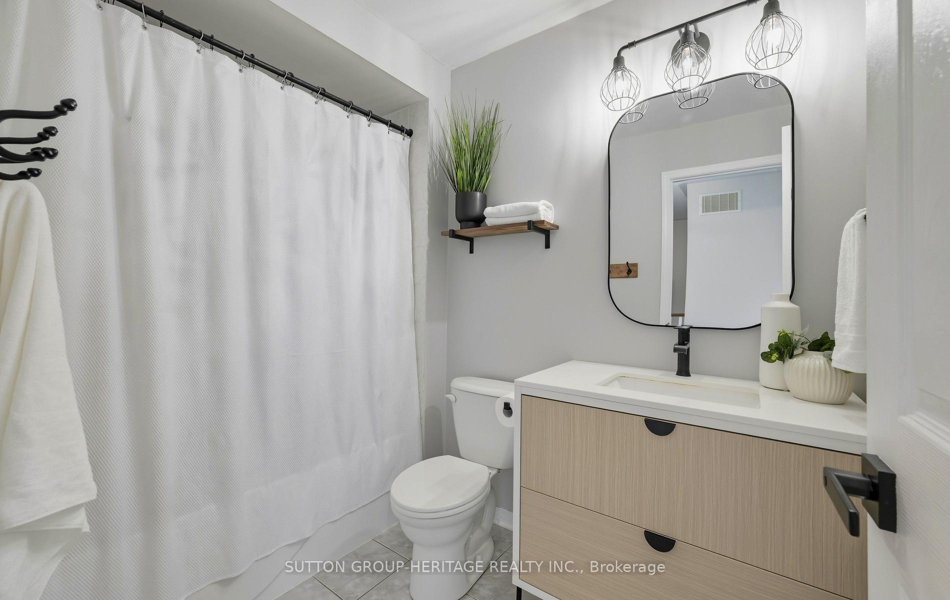 Photo 18 of 1431 Glaspell Crescent, Oshawa, Pinecrest — HOMEH