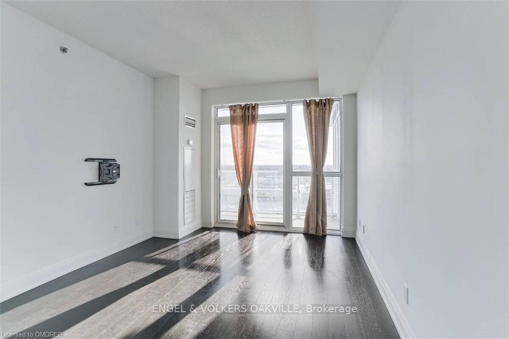 Photo 6 of Unit 710, 65 Speers Road, Oakville, Central — HOMEH