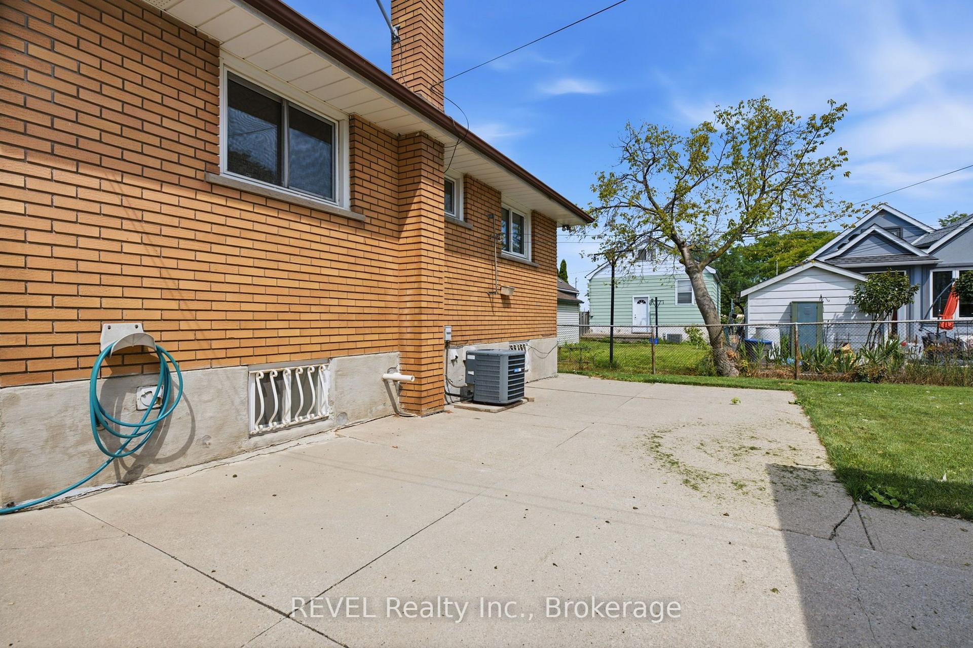 Photo 7 of 330 Waverly Street, Hamilton, McQuesten — HOMEH