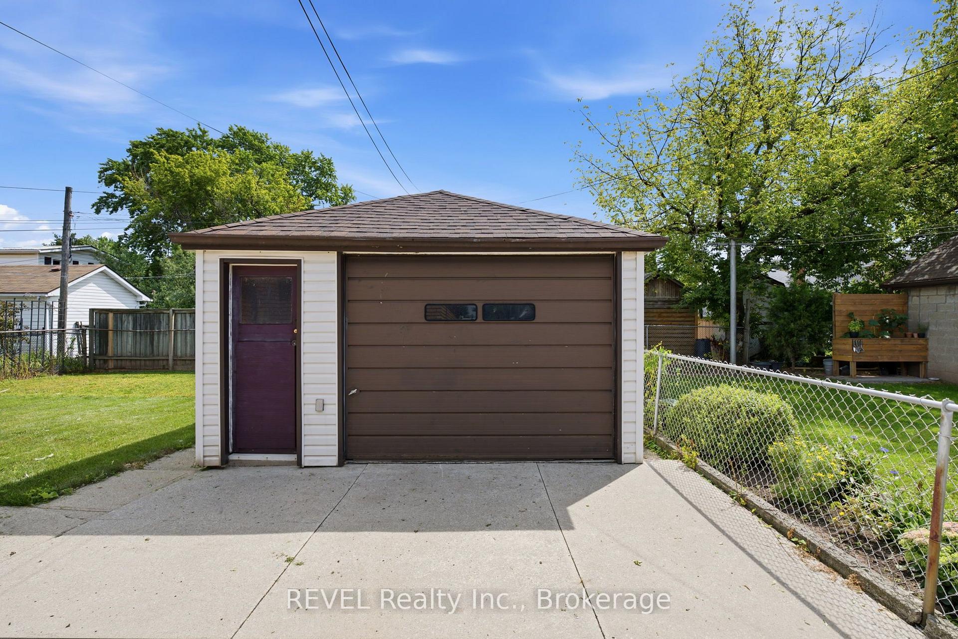 Photo 9 of 330 Waverly Street, Hamilton, McQuesten — HOMEH