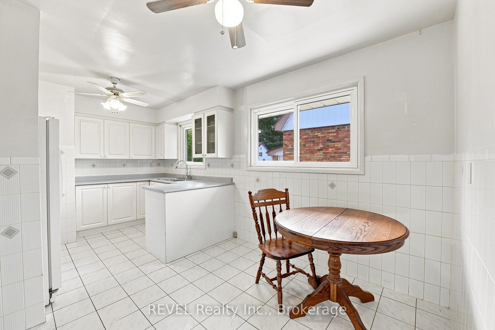 Photo 12 of 330 Waverly Street, Hamilton, McQuesten — HOMEH