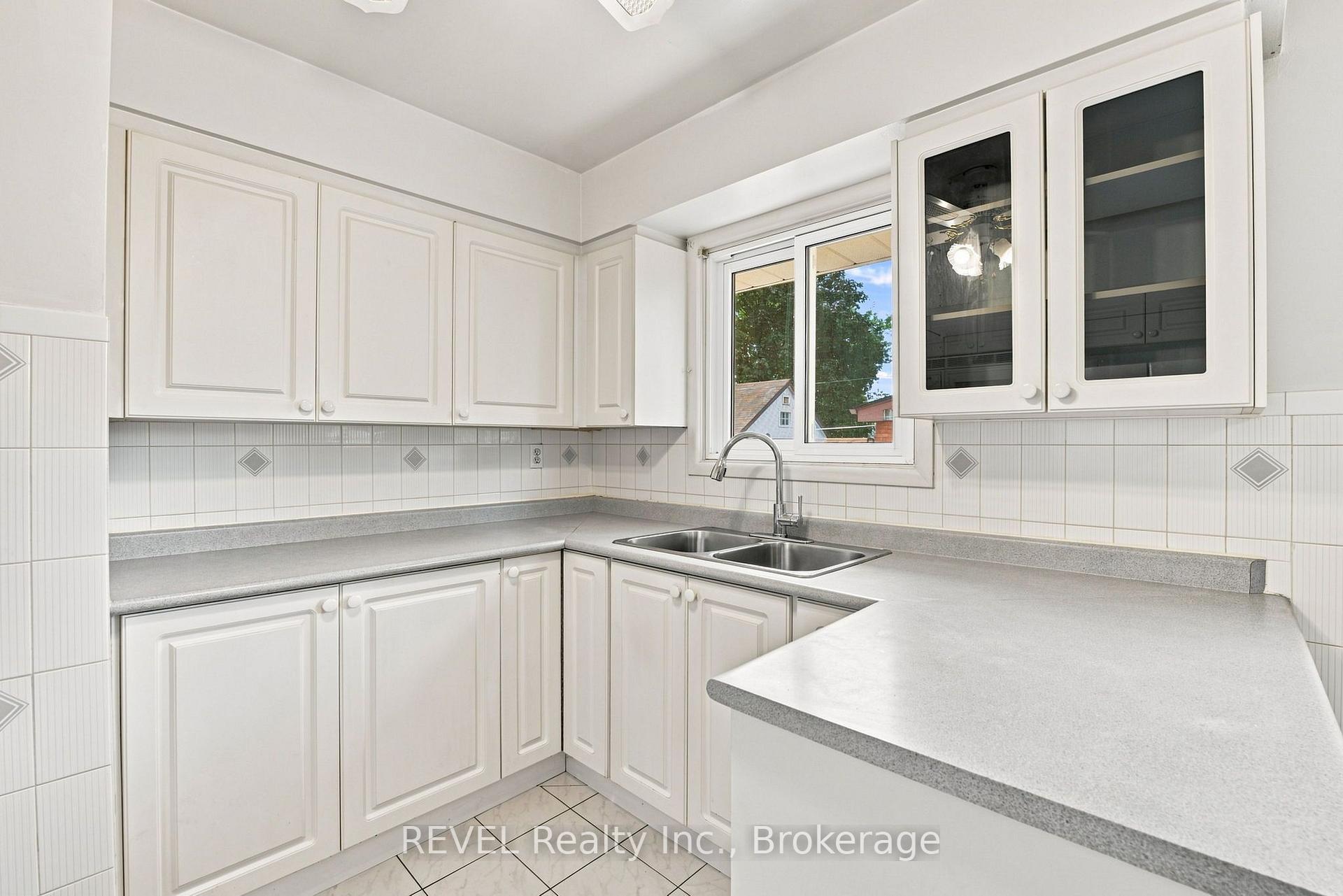 Photo 16 of 330 Waverly Street, Hamilton, McQuesten — HOMEH
